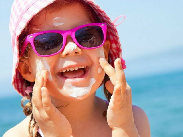 Verão Saudável para os bebês use protetor solar - Verão Saudável para os Bebês: Quais os principais cuidados?